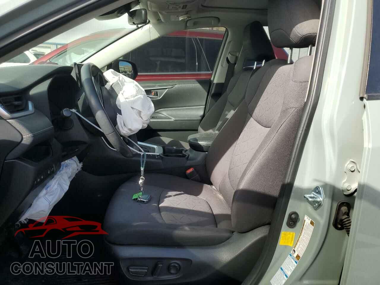 TOYOTA RAV4 2021 - JTMP1RFV2MD077101