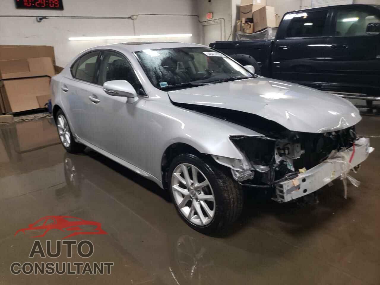LEXUS IS 2011 - JTHCF5C27B5051392