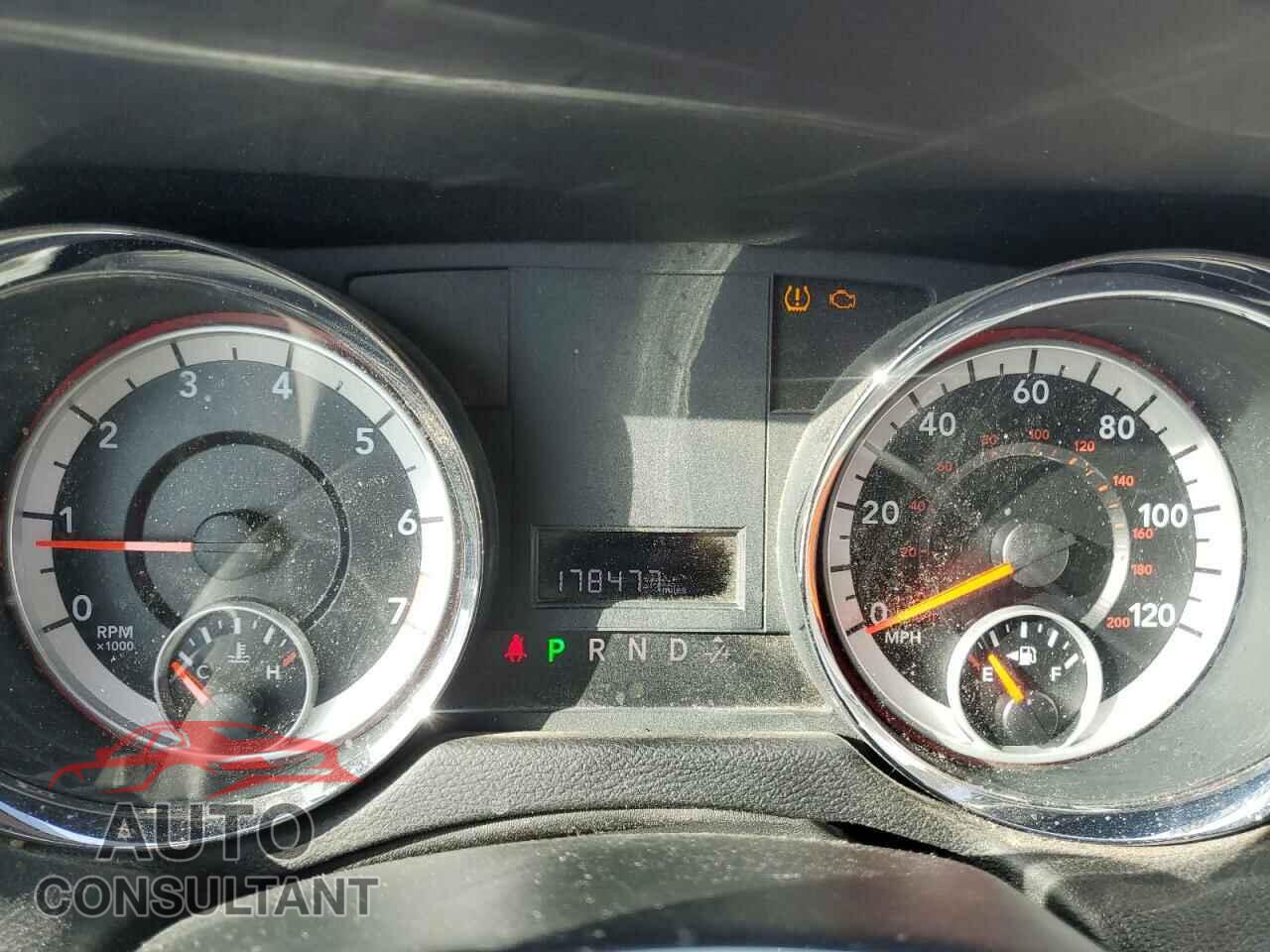 DODGE CARAVAN 2011 - 2D4RN3DG8BR658758