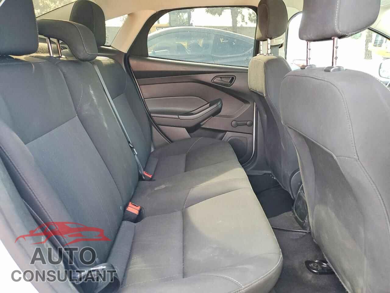 FORD FOCUS 2017 - 1FADP3E27HL254829