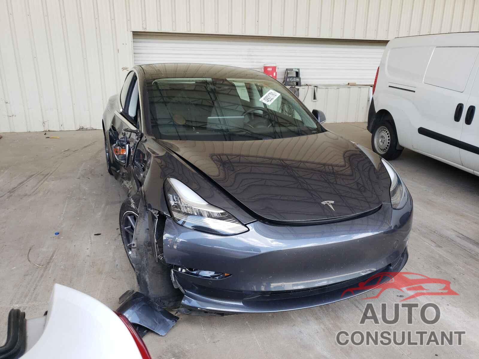 TESLA MODEL 3 2019 - 5YJ3E1EB2KF520736
