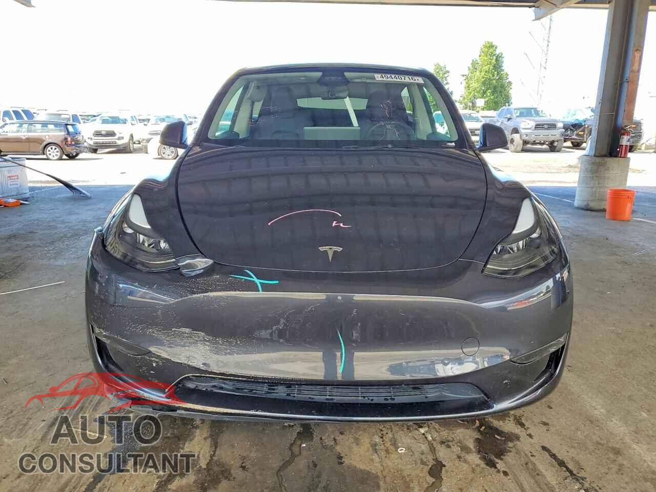TESLA MODEL Y 2024 - 7SAYGDEE1RF074829