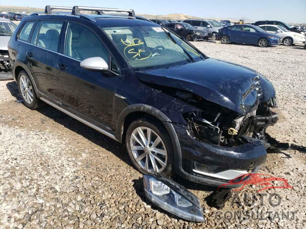 VOLKSWAGEN GOLF 2018 - 3VWM17AU6JM760308