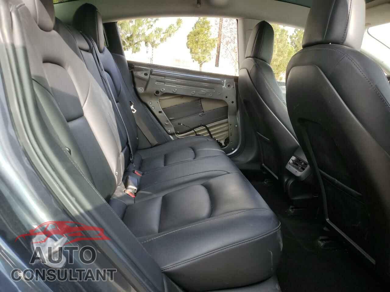 TESLA MODEL 3 2018 - 5YJ3E1EA6JF042827