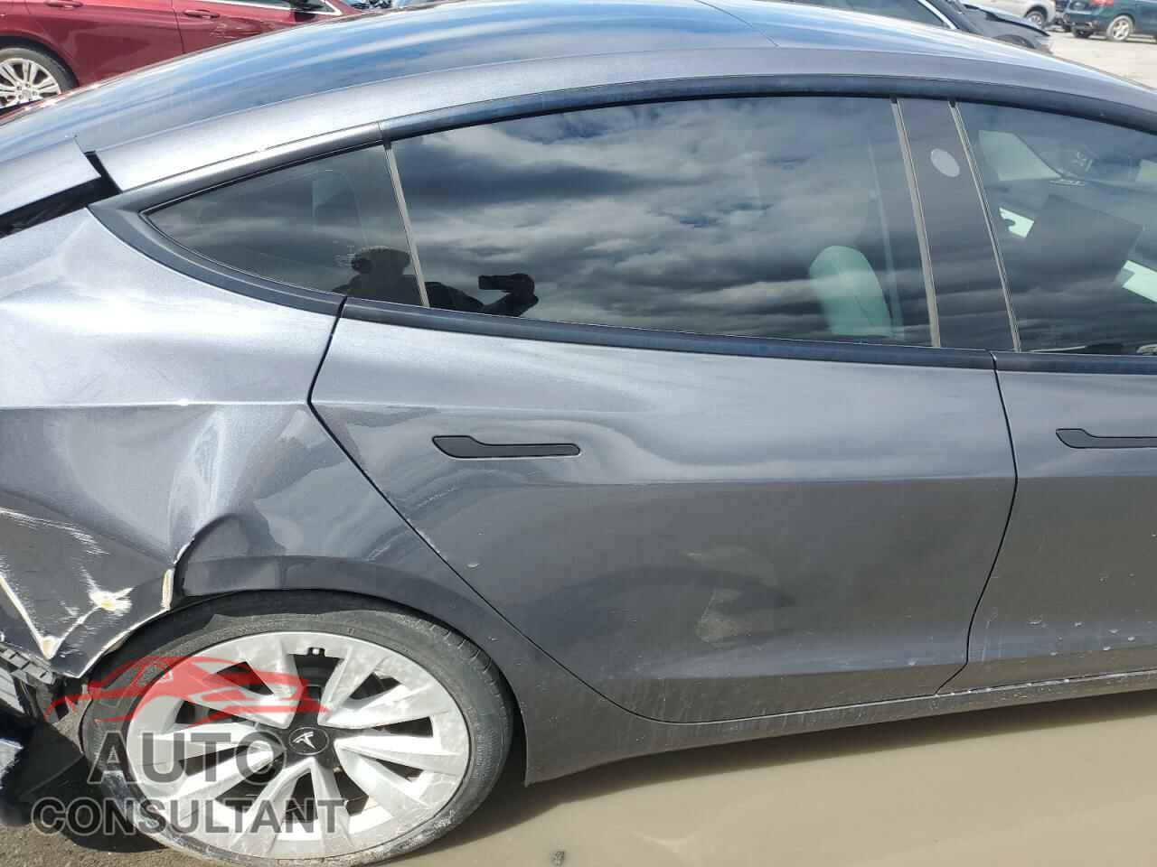 TESLA MODEL 3 2021 - 5YJ3E1EB5MF045845