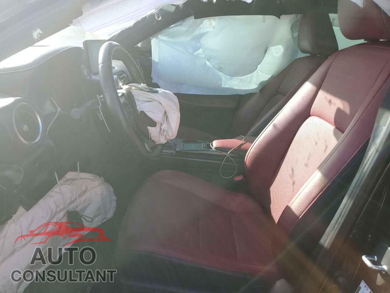 LEXUS IS 2021 - JTHAA1D26M5111291