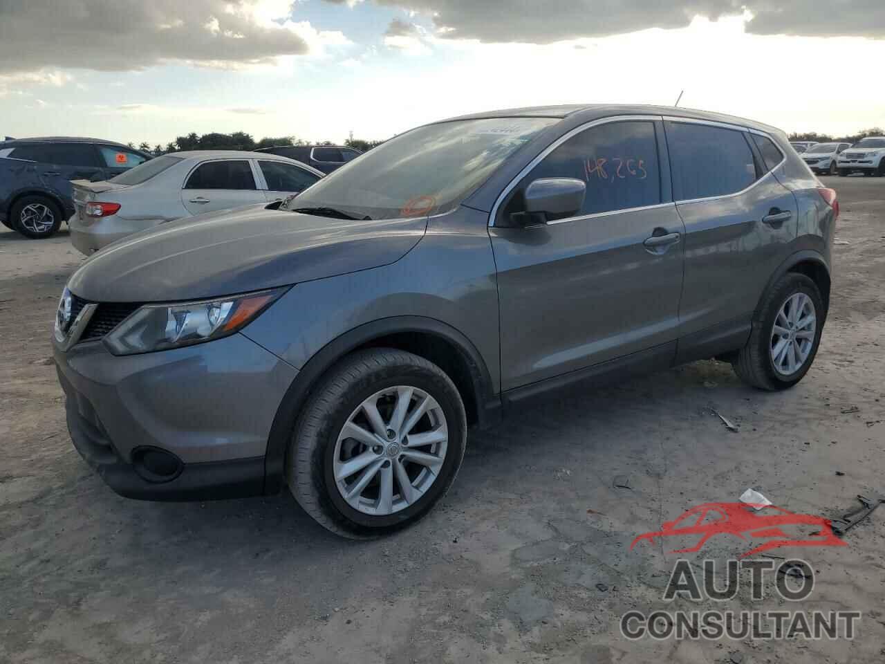 NISSAN ROGUE 2017 - JN1BJ1CP2HW024395