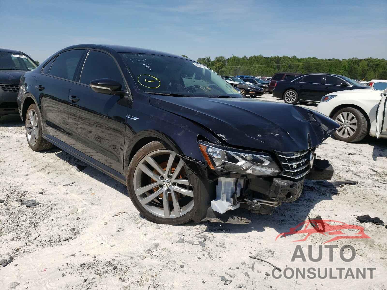 VOLKSWAGEN PASSAT 2018 - 1VWAA7A33JC006648