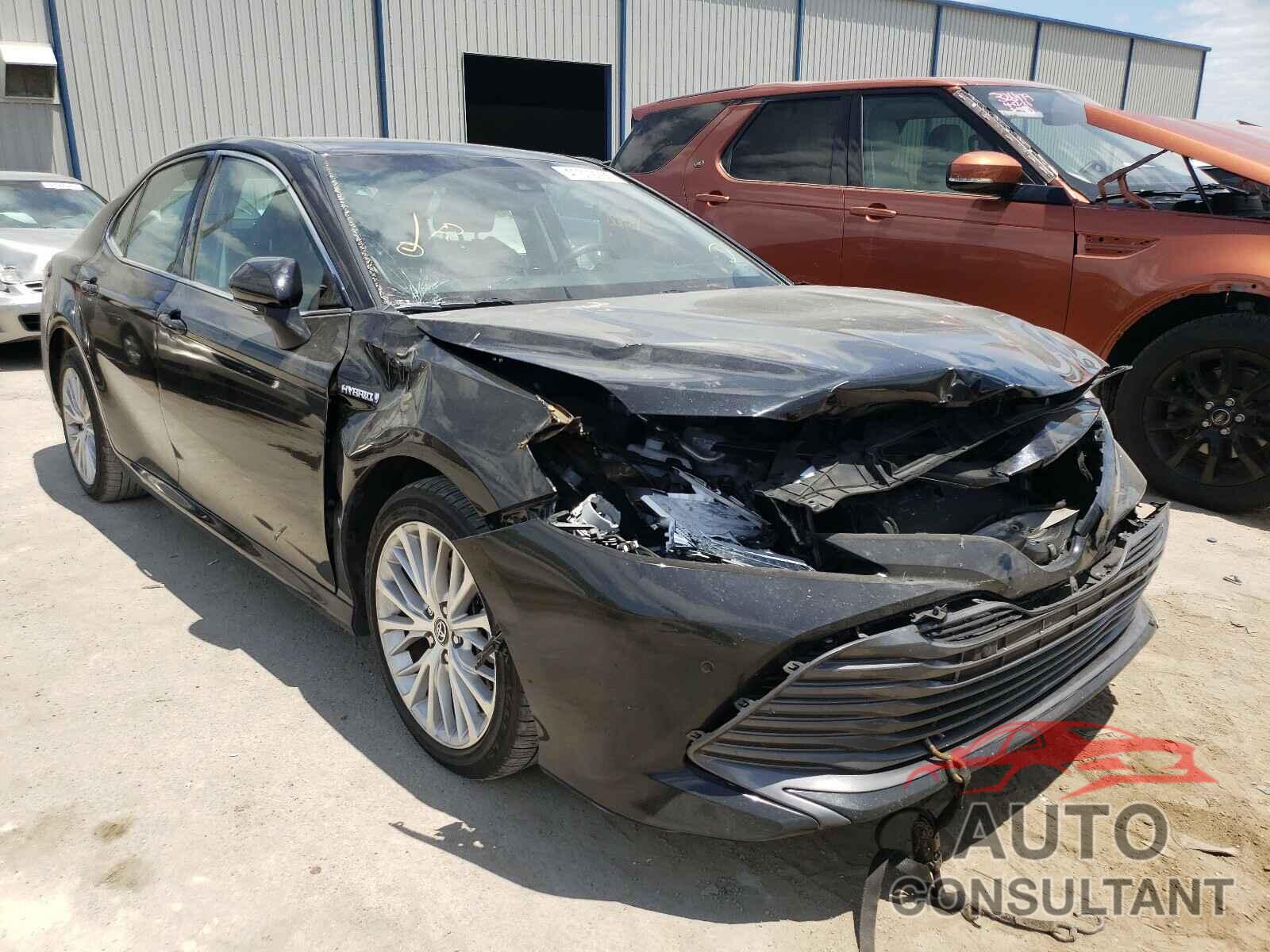 TOYOTA CAMRY 2018 - 4T1B21HK0JU007504