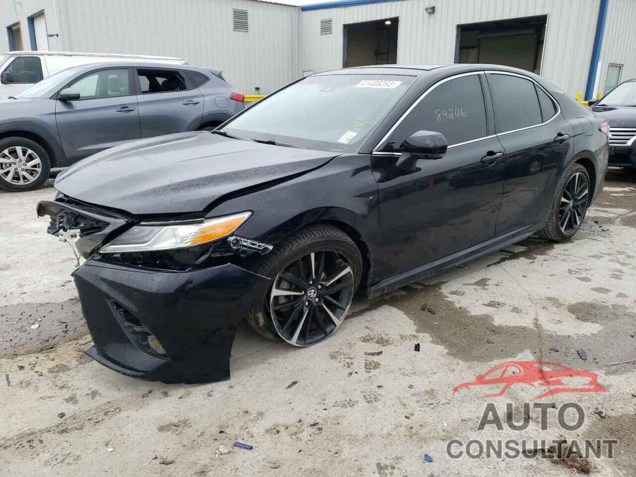 TOYOTA CAMRY 2018 - 4T1B61HK5JU560539