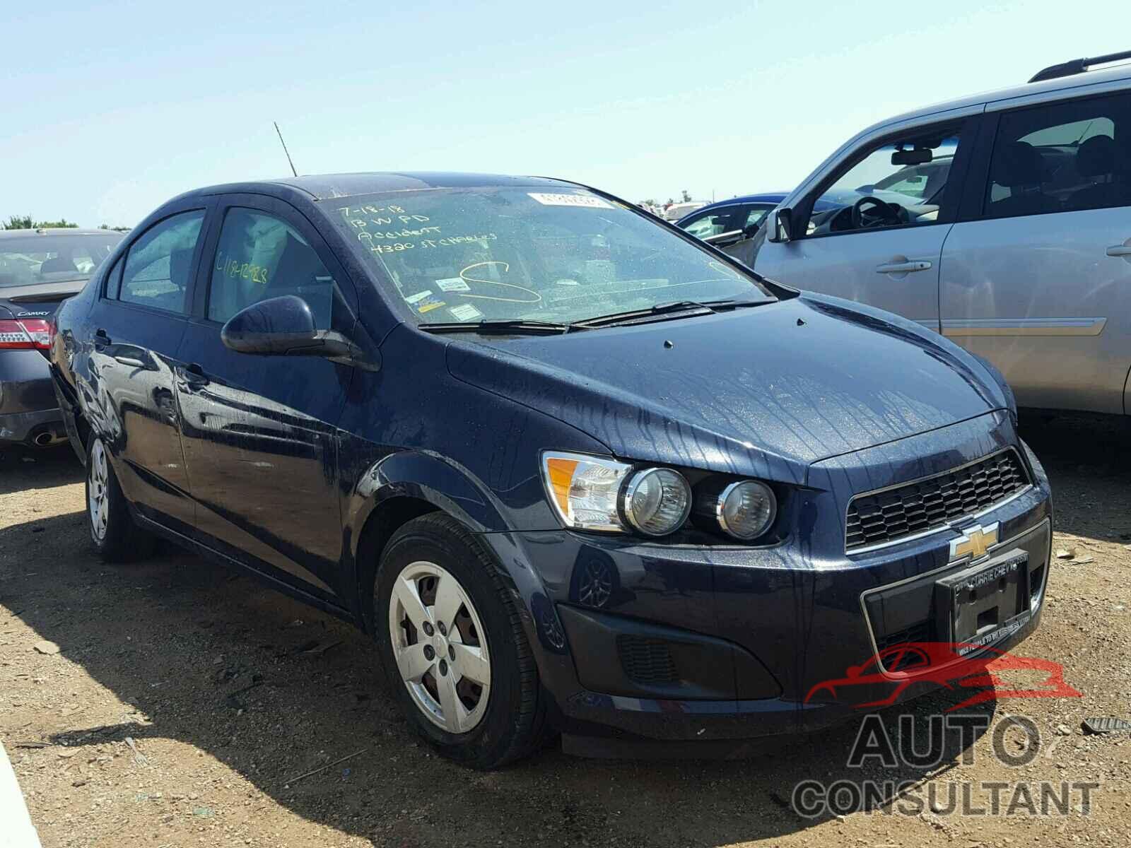 CHEVROLET SONIC 2015 - 1G1JA5SH3F4117986