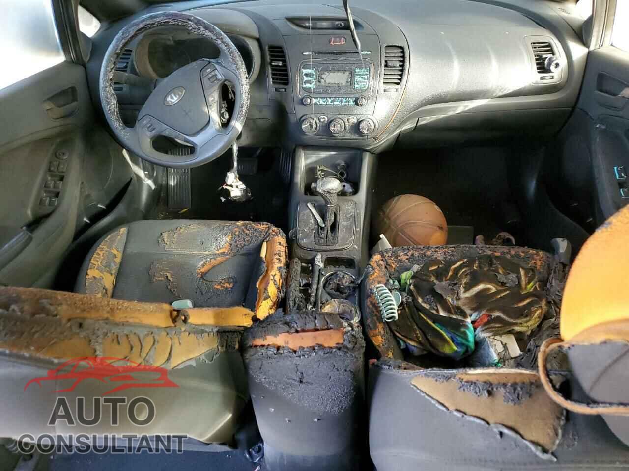 KIA FORTE 2017 - 3KPFK4A74HE046196