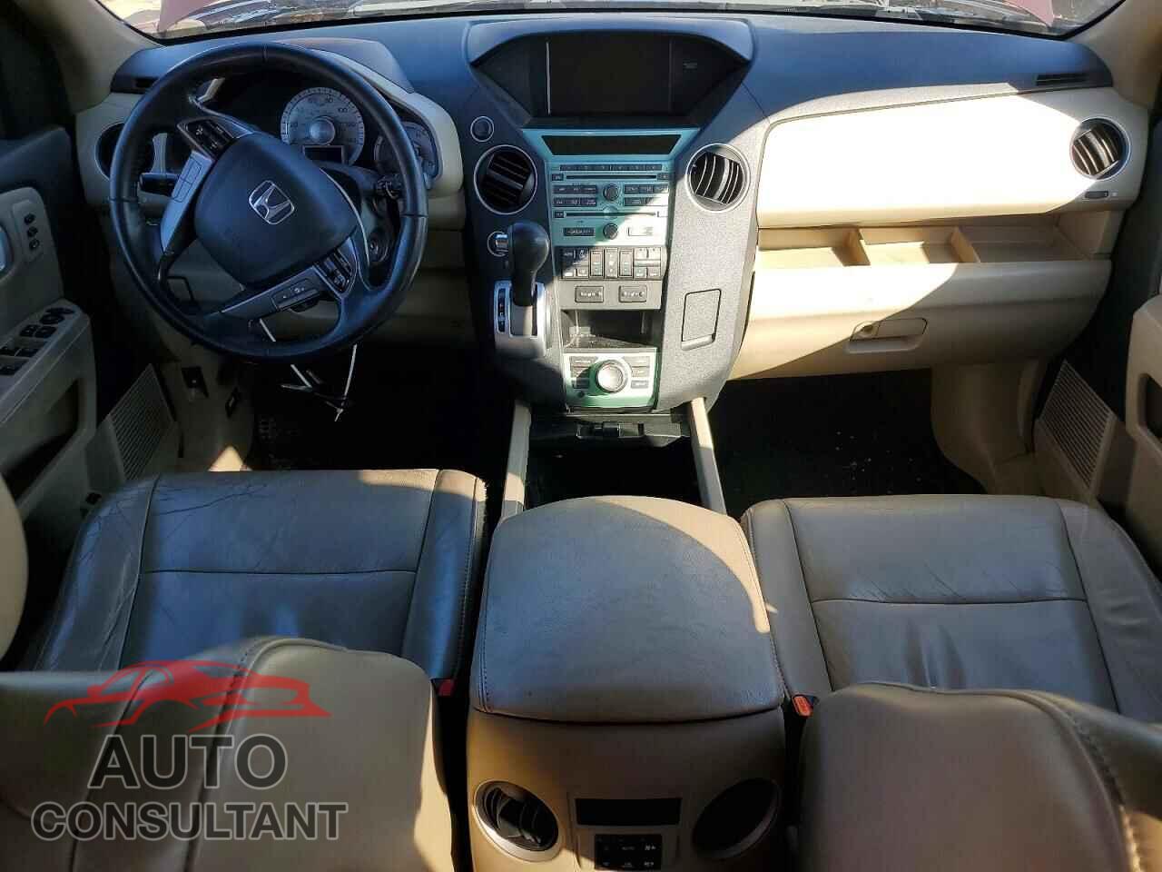 HONDA PILOT 2011 - 5FNYF4H93BB045806