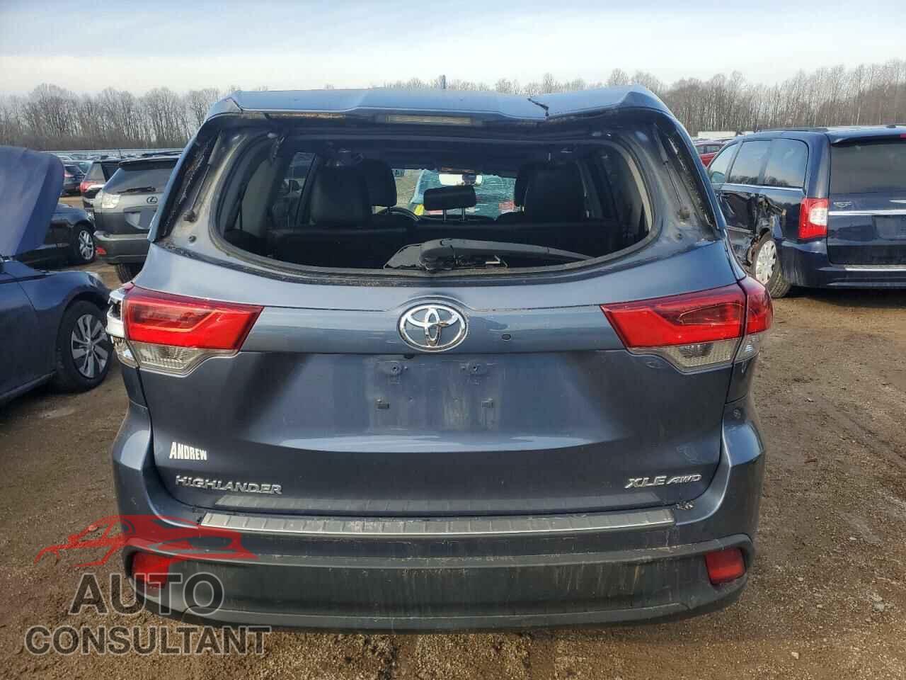 TOYOTA HIGHLANDER 2018 - 5TDJZRFH4JS875446