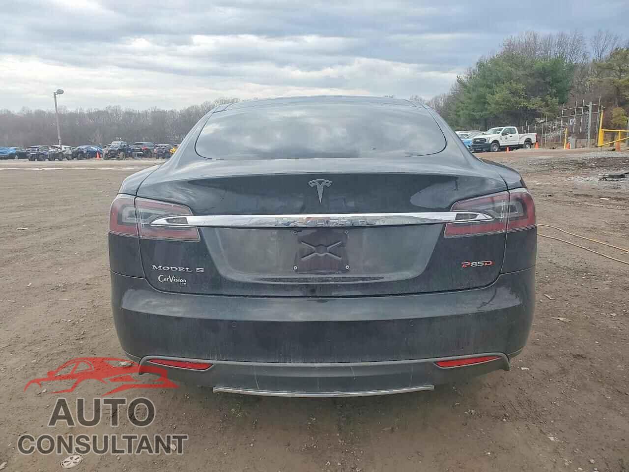 TESLA MODEL S 2015 - 5YJSA1E43FF118352