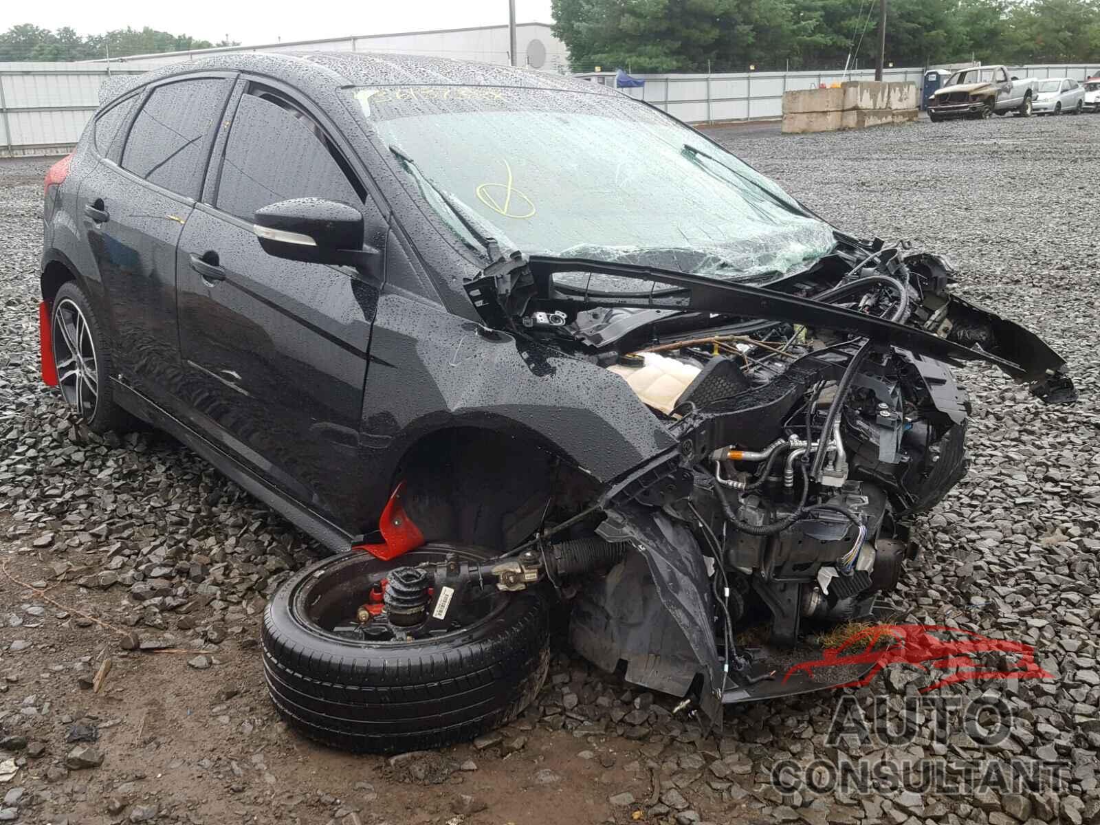 FORD FOCUS 2017 - 1FADP3L96HL234099