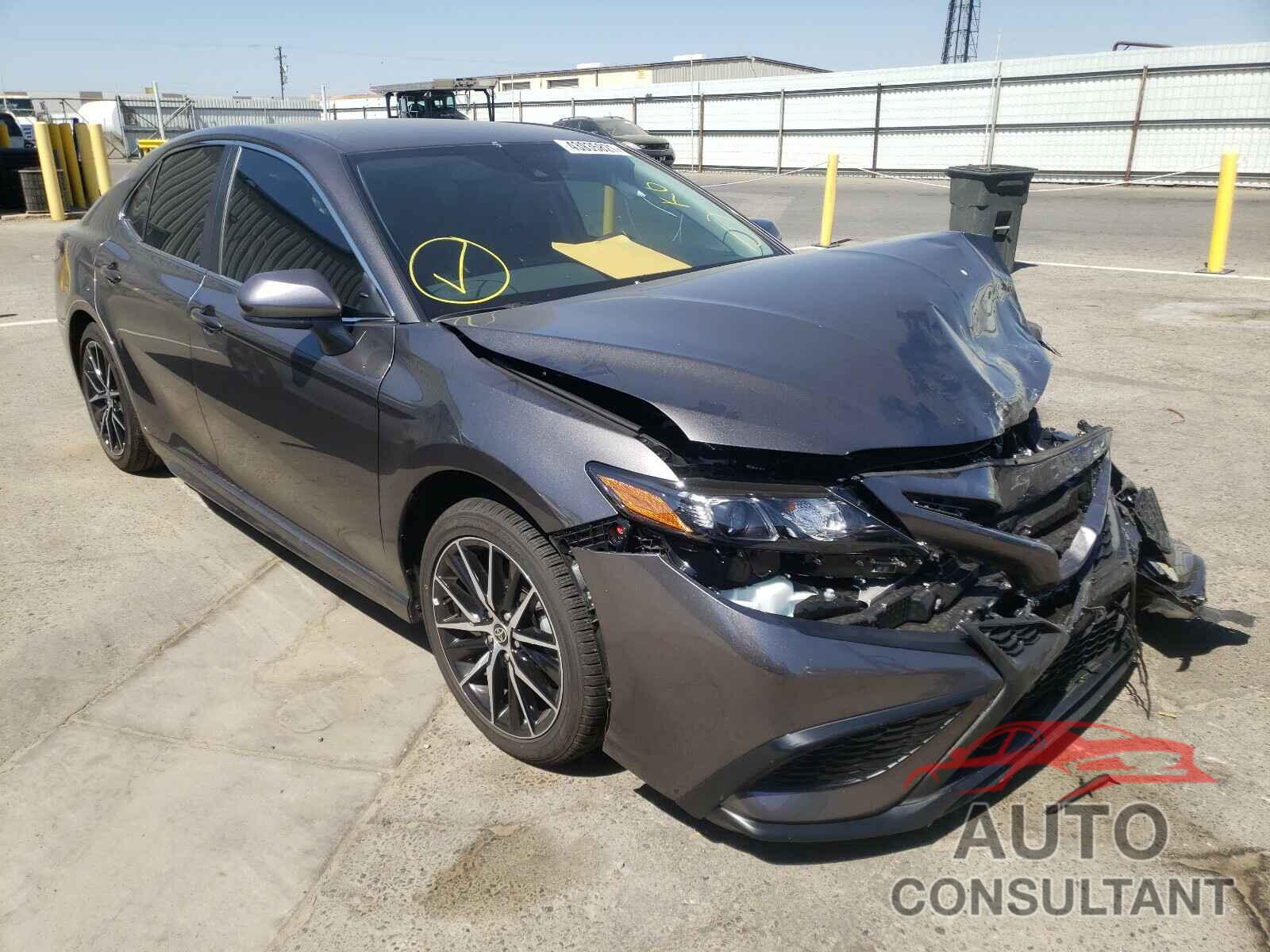 TOYOTA CAMRY 2021 - 4T1G11AK0MU536734