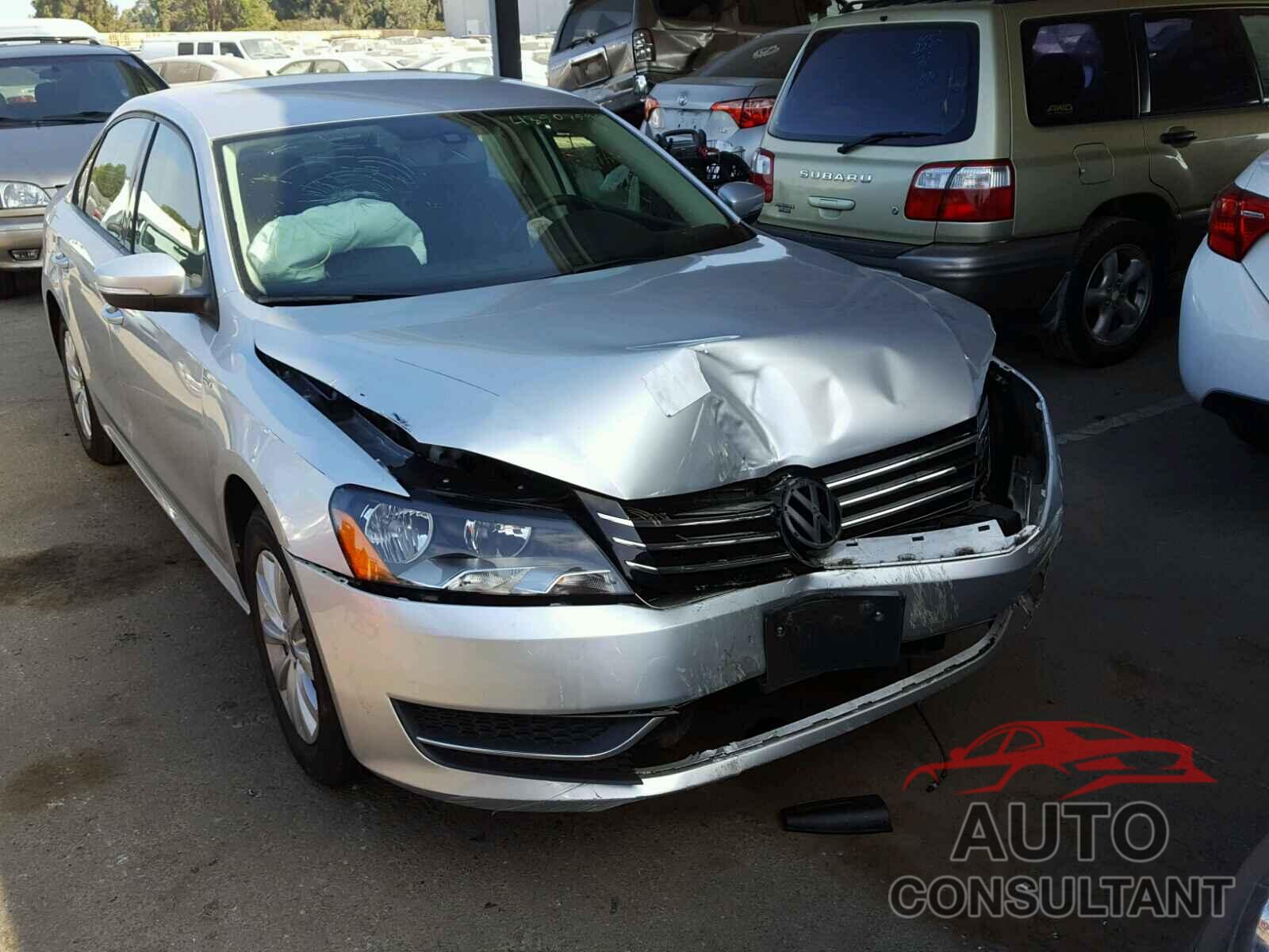 VOLKSWAGEN PASSAT 2015 - 1VWAT7A32FC092066