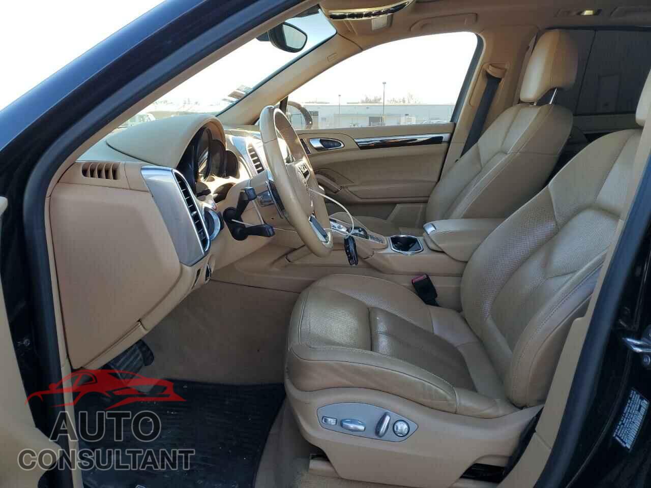 PORSCHE CAYENNE 2016 - WP1AA2A28GLA03572