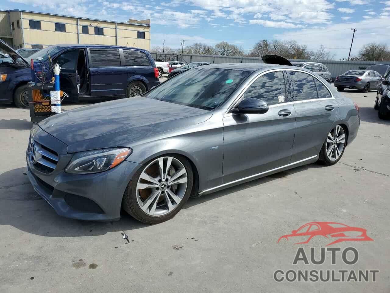 MERCEDES-BENZ C-CLASS 2018 - 55SWF4HB7JU243635