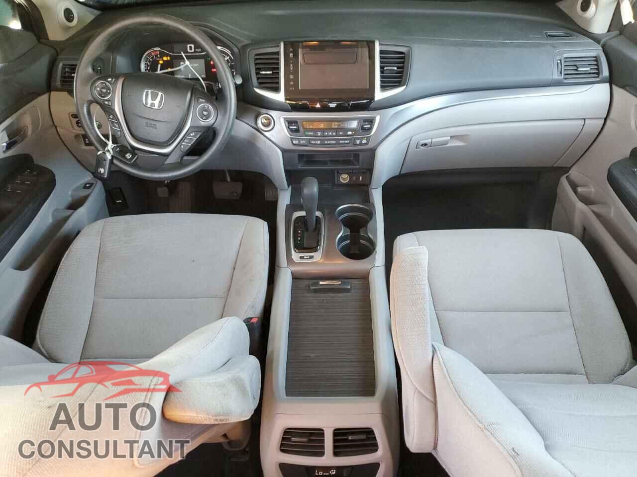 HONDA PILOT 2017 - 5FNYF6H33HB057177