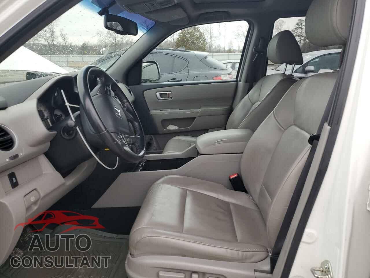 HONDA PILOT 2013 - 5FNYF4H58DB083130