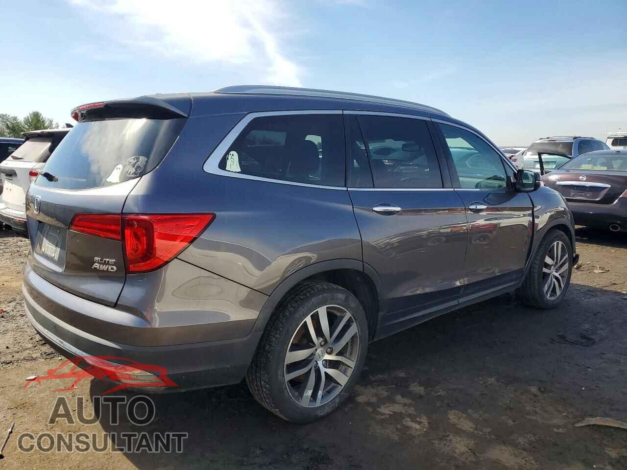HONDA PILOT 2017 - 5FNYF6H05HB040810