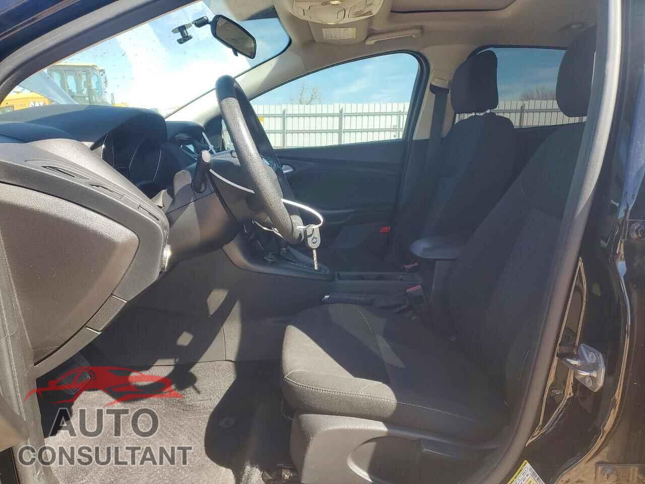 FORD FOCUS 2017 - 1FADP3M28HL332830