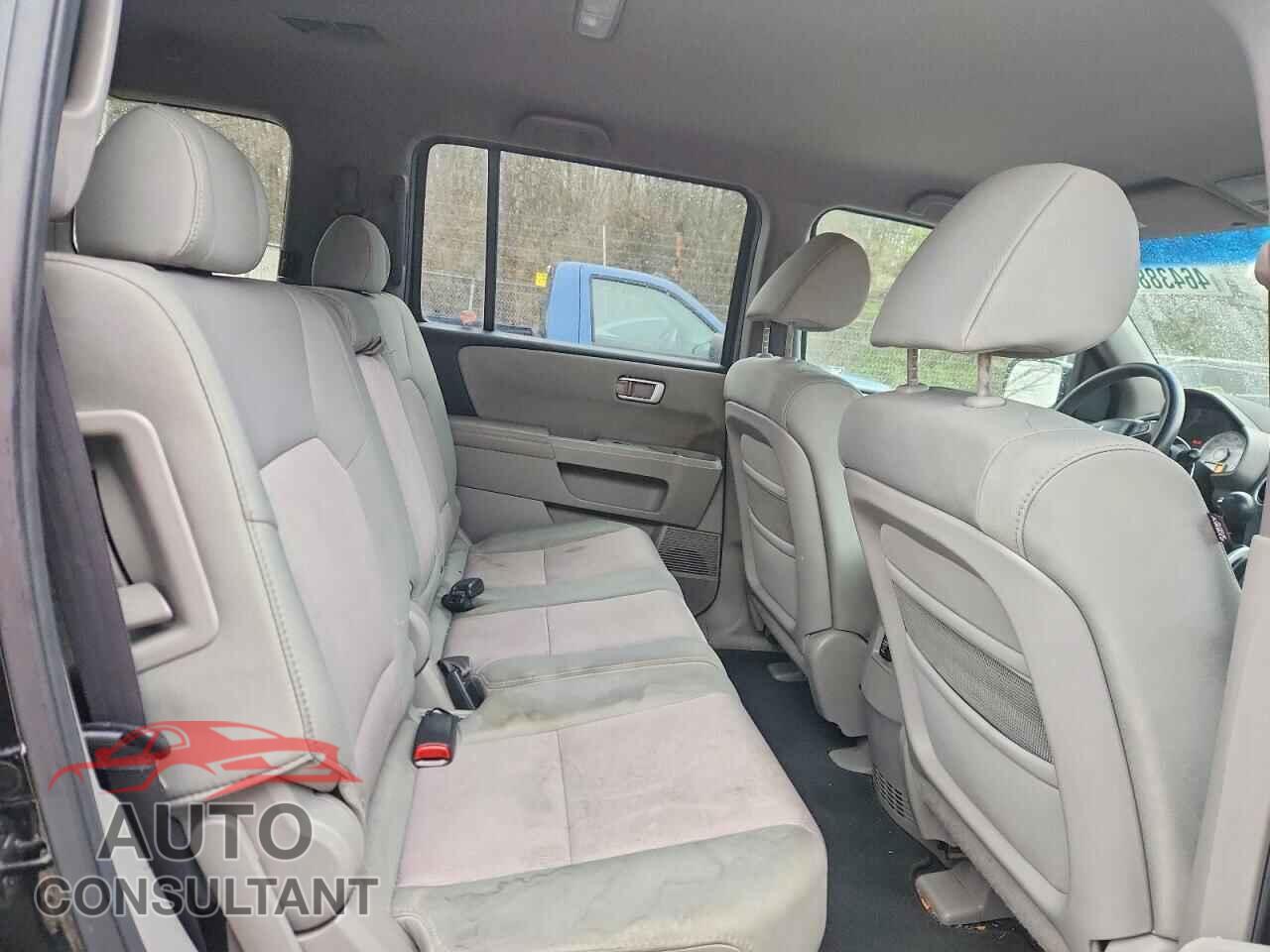 HONDA PILOT 2011 - 5FNYF4H43BB028492