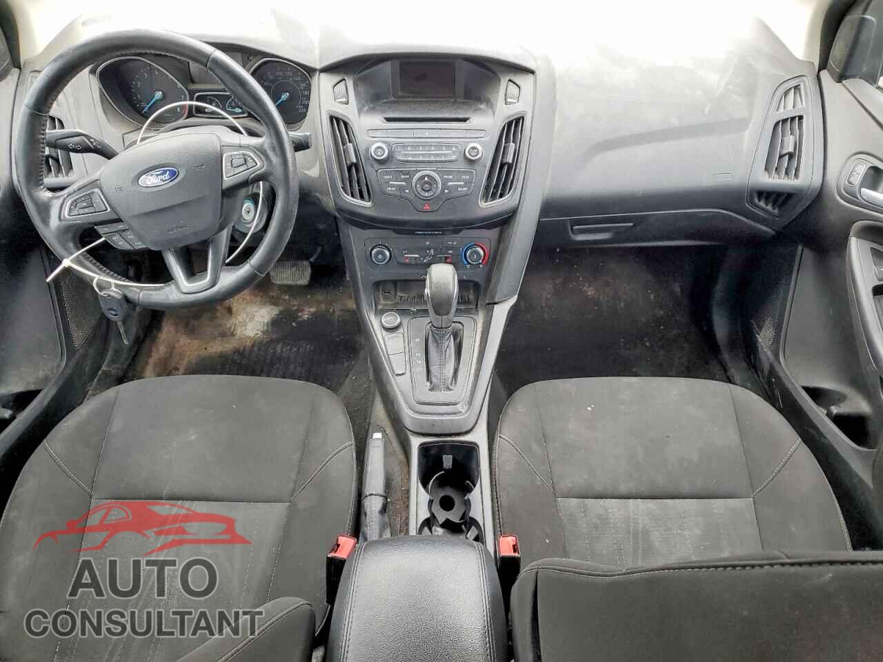 FORD FOCUS 2017 - 1FADP3F28HL273372