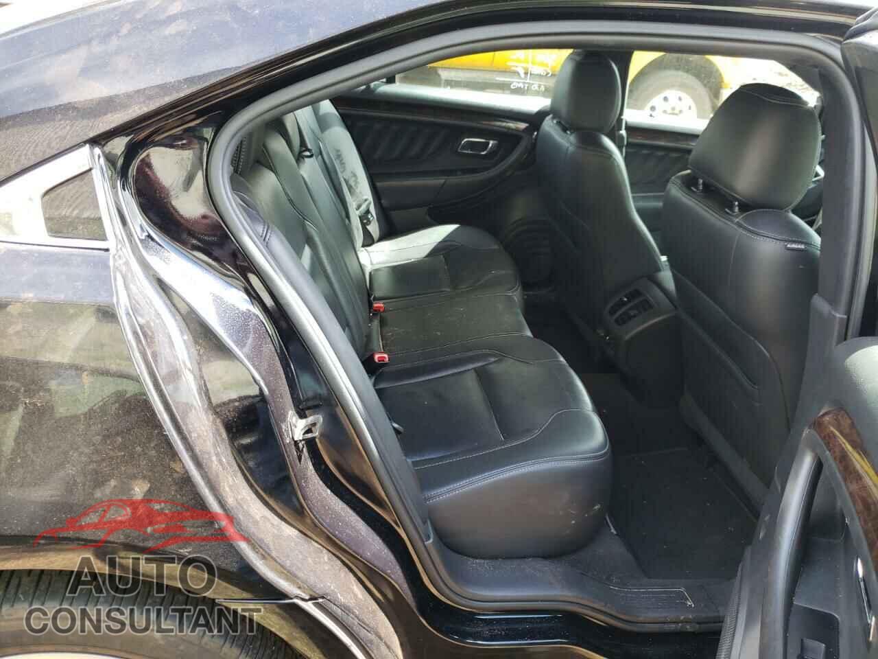 FORD TAURUS 2019 - 1FAHP2F84KG118043