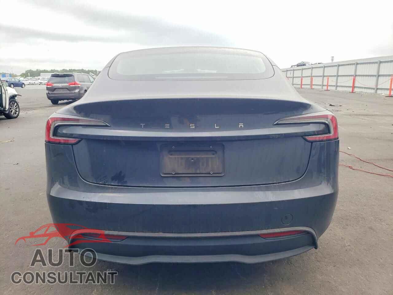 TESLA MODEL 3 2024 - 5YJ3E1EA5RF858021