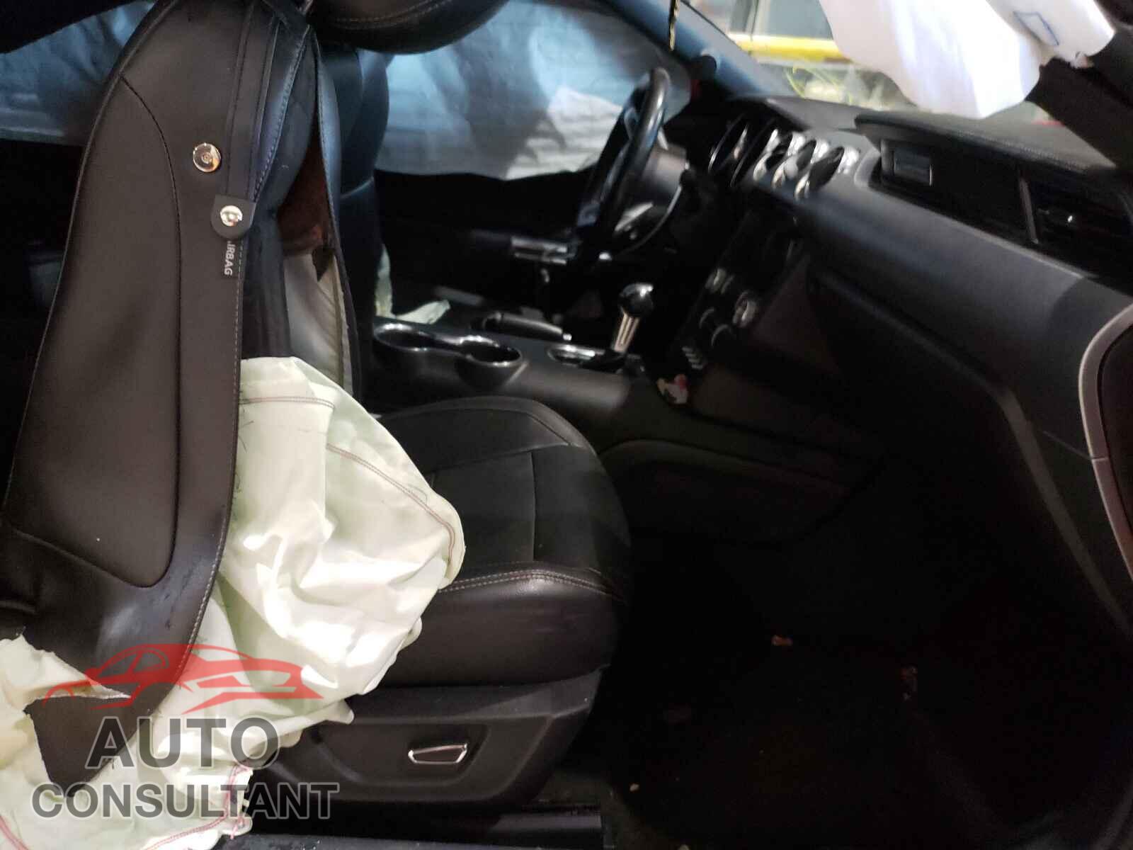 FORD MUSTANG 2018 - 1FA6P8CF0J5117849