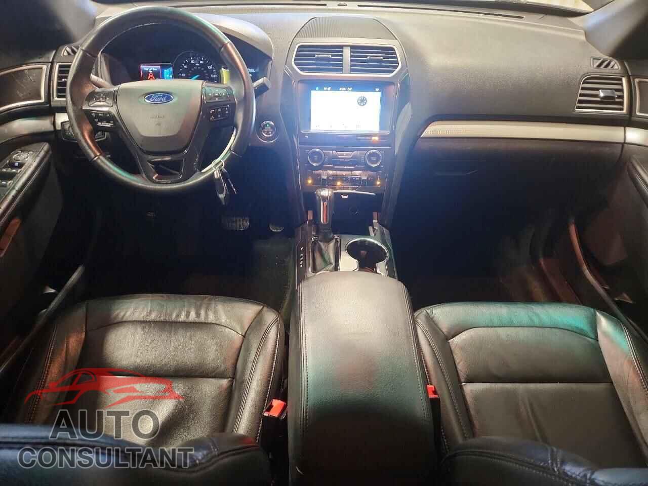 FORD EXPLORER 2017 - 1FM5K8D8XHGA03601