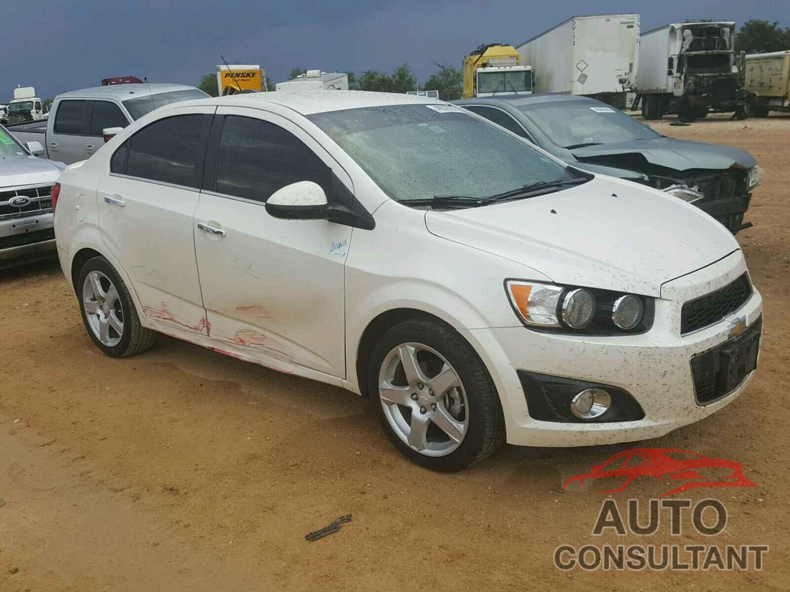 CHEVROLET SONIC 2015 - 1G1JE5SB8F4171235