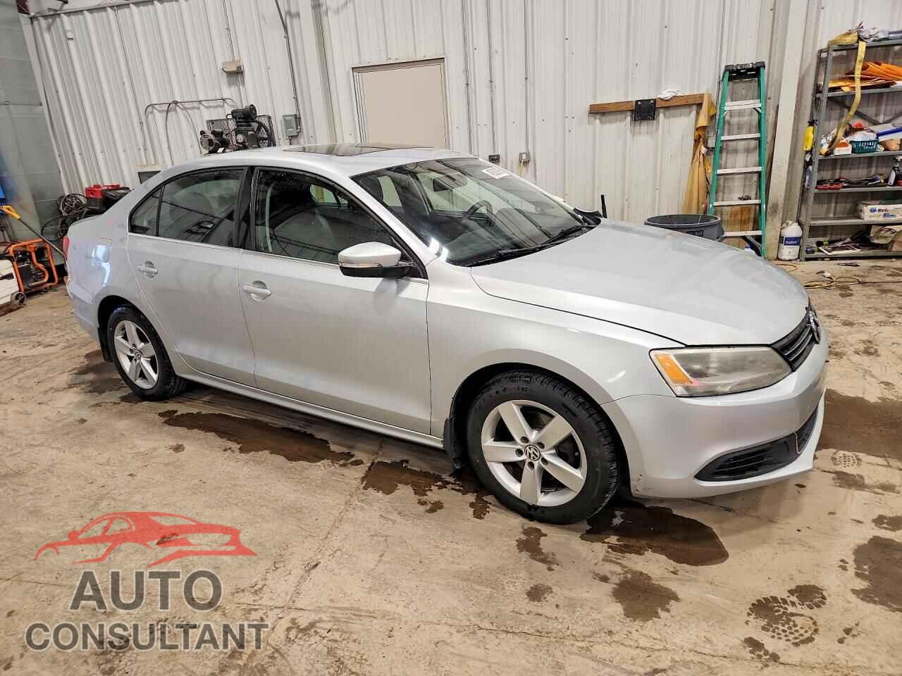 VOLKSWAGEN JETTA 2013 - 3VW3L7AJ1DM249668