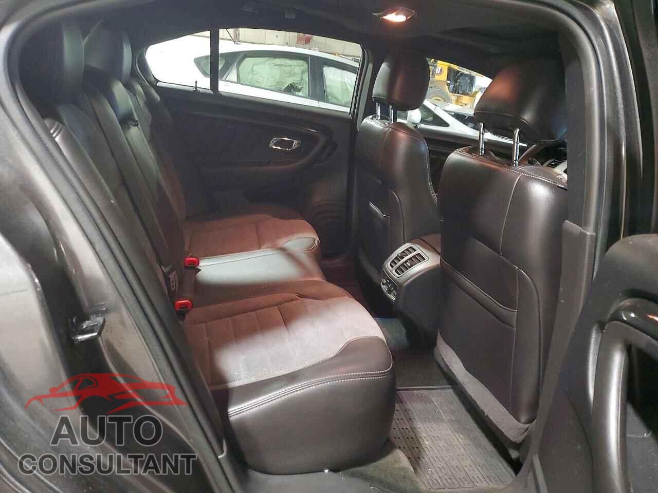 FORD TAURUS 2015 - 1FAHP2KT2FG181271