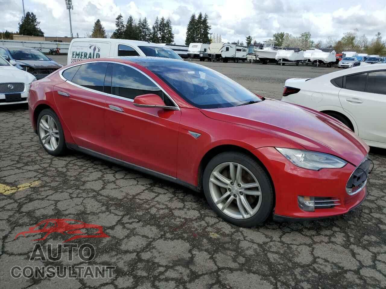 TESLA MODEL S 2013 - 5YJSA1DN2DFP28279