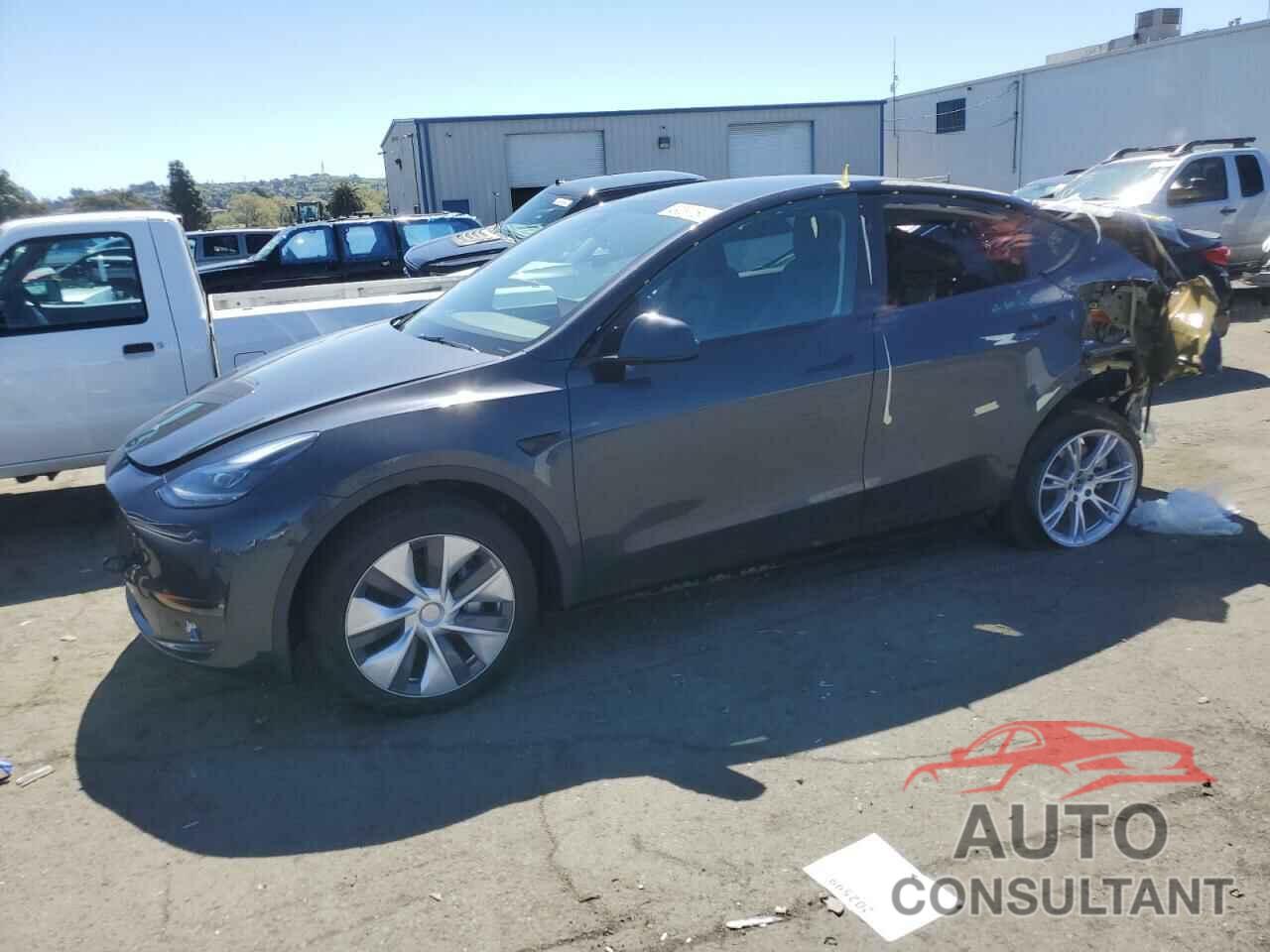 TESLA MODEL Y 2024 - 7SAYGDEE7RF004588