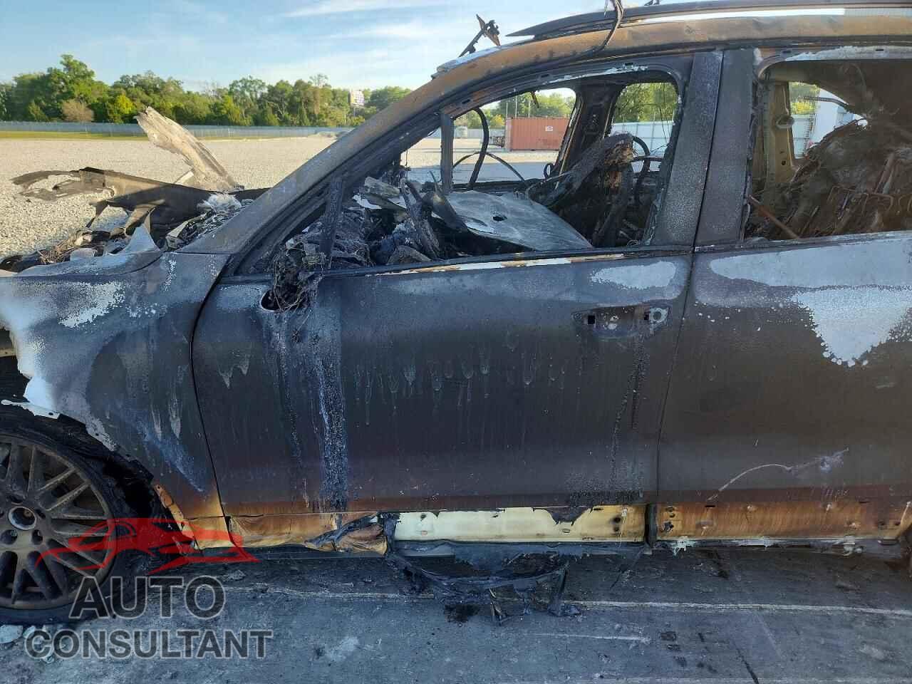 PORSCHE CAYENNE 2017 - WP1AA2A23HKA92149