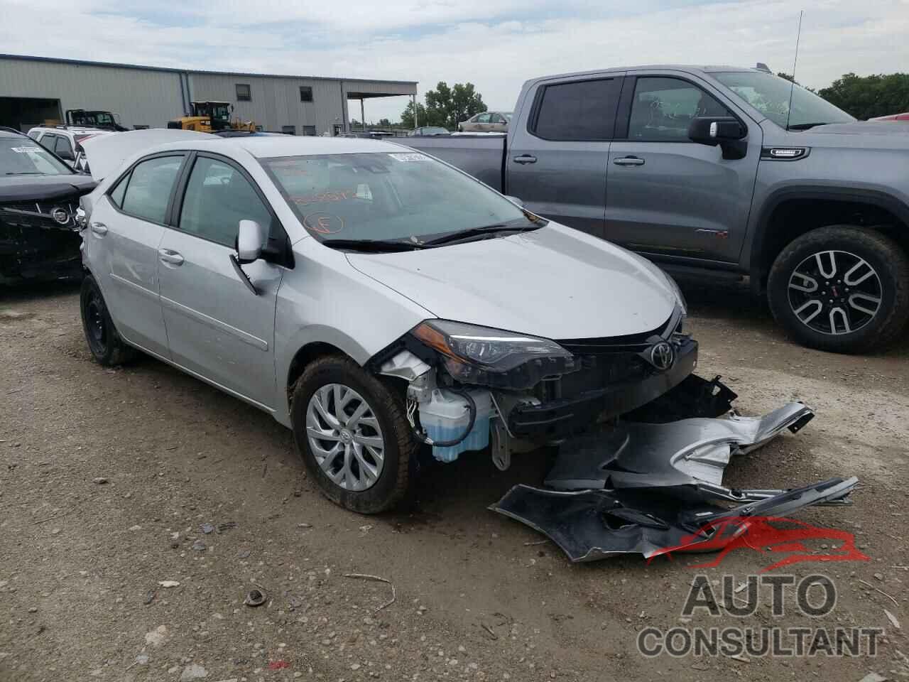 TOYOTA COROLLA 2018 - 5YFBURHE2JP828592