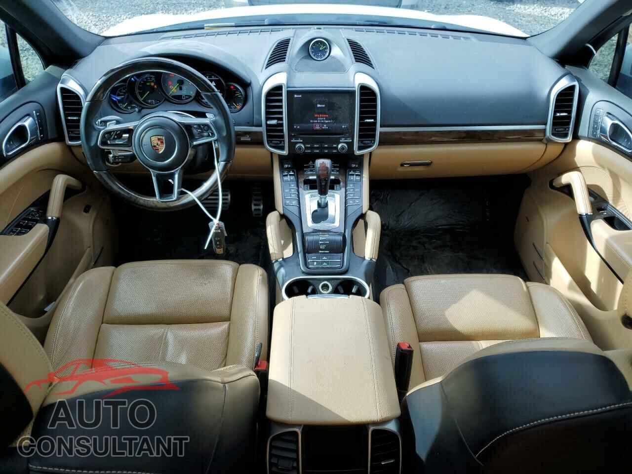 PORSCHE CAYENNE 2017 - WP1AE2A23HLA75284
