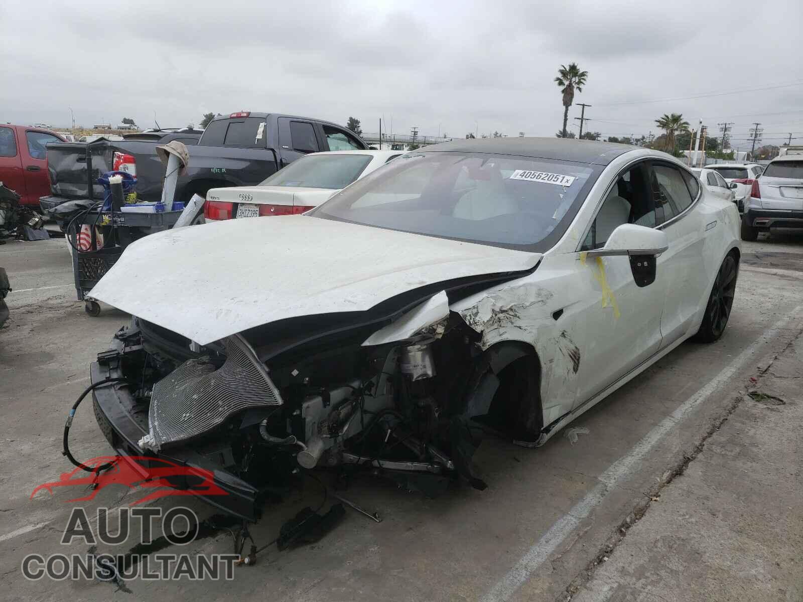 TESLA MODEL S 2020 - 5YJSA1E23LF402283