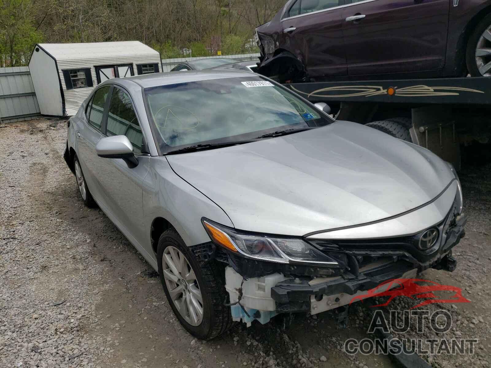TOYOTA CAMRY 2018 - 4T1B11HK6JU004593