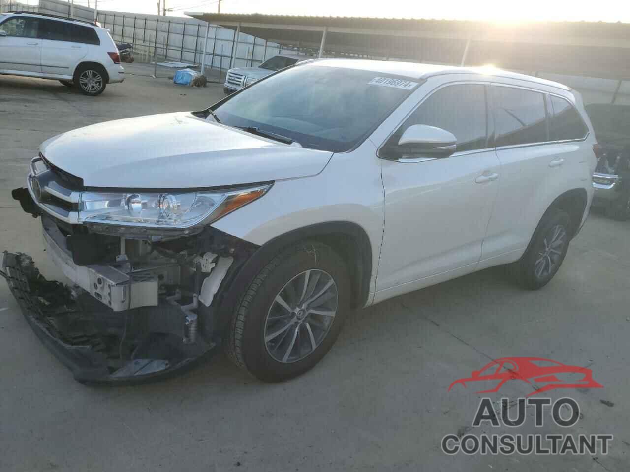 TOYOTA HIGHLANDER 2018 - 5TDKZRFH7JS535860