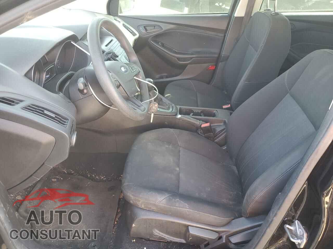 FORD FOCUS 2017 - 1FADP3E27HL294425