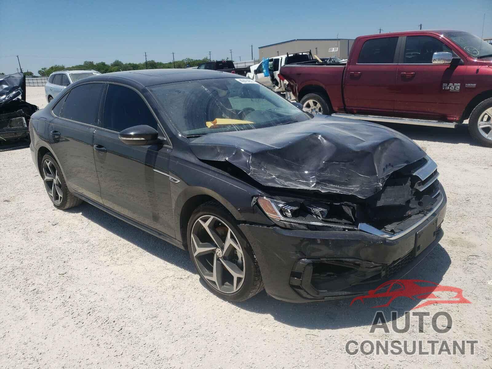 VOLKSWAGEN PASSAT 2020 - 1VWMA7A32LC020654