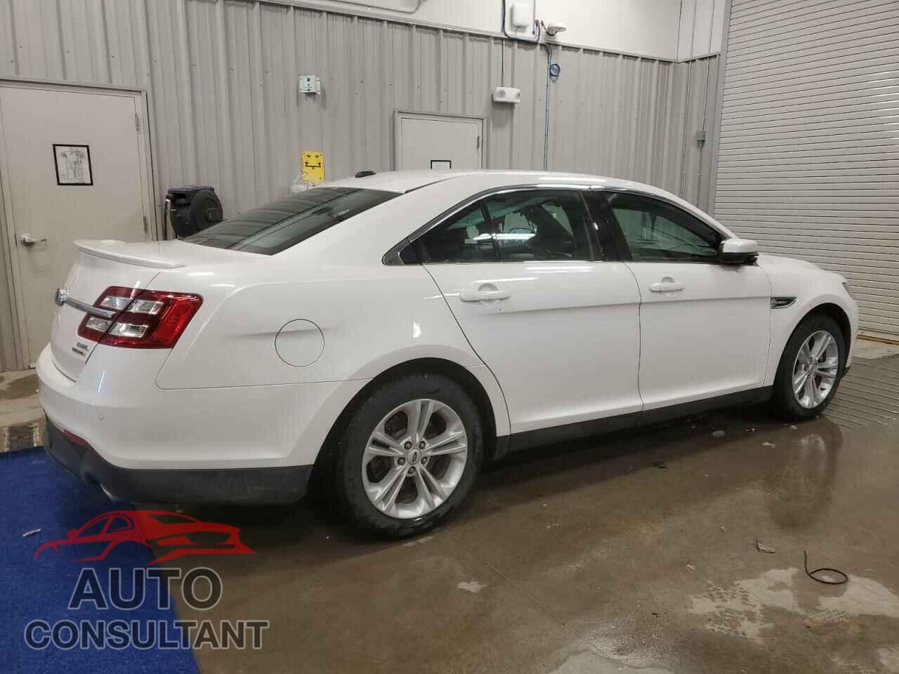 FORD TAURUS 2015 - 1FAHP2E80FG181955
