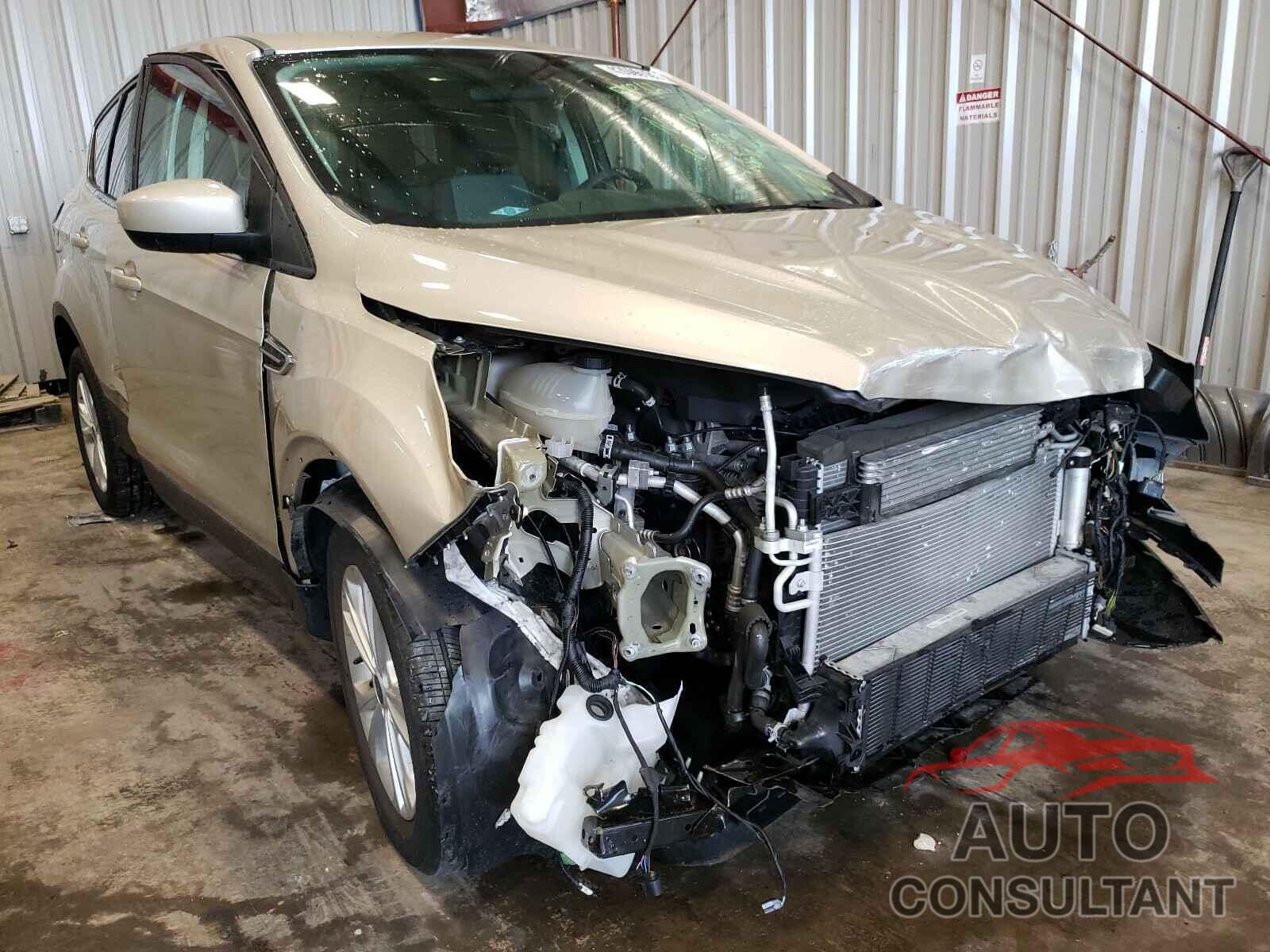 FORD ESCAPE 2017 - 1FMCU9GD0HUD11538