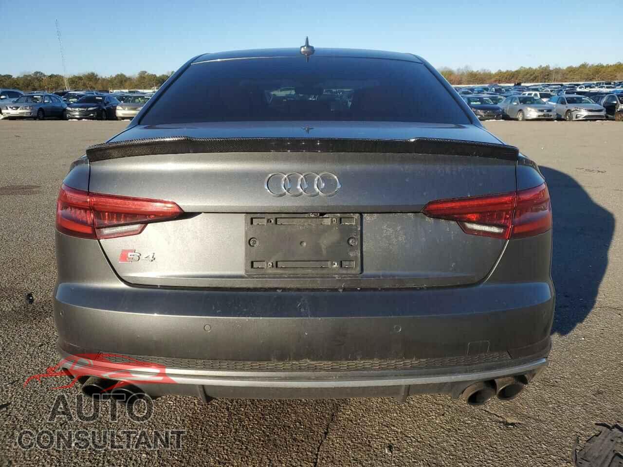AUDI S4/RS4 2018 - WAUC4AF4XJA001442